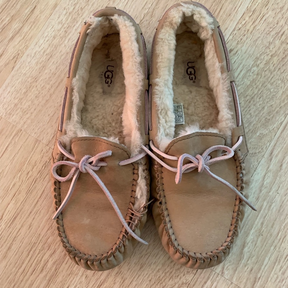 Ugg brand slippers women’s size 8